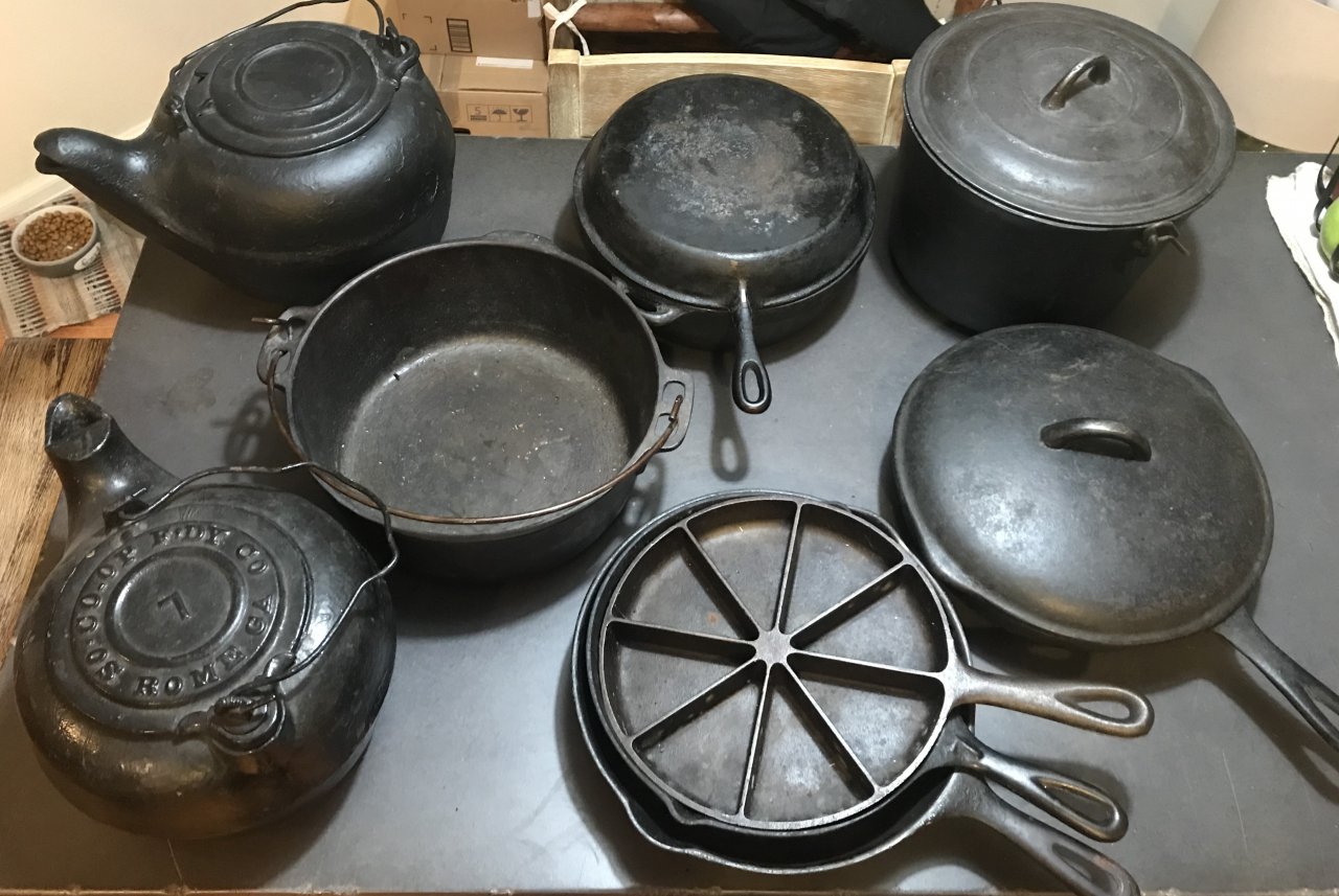 Vintage Lodge Cast Iron Skillet Three Notch Heat Ring Frying Pan Lodge No 8  Skillet 10-1/2 Cast Iron Lodge No 8 With Raised 2 